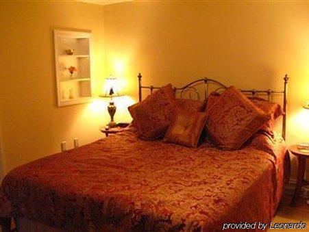Four Creeks Bed & Breakfast Girard Номер фото
